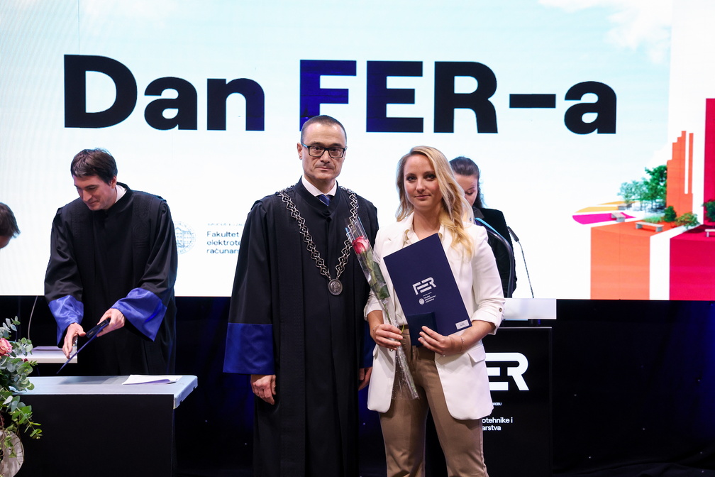 FER121 221124