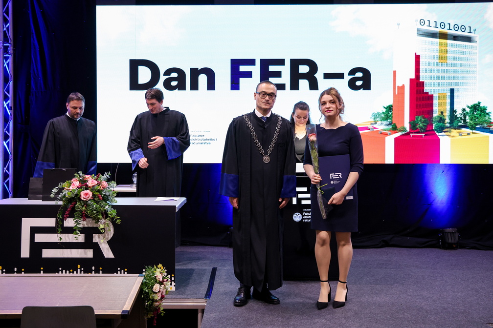 FER122 221124