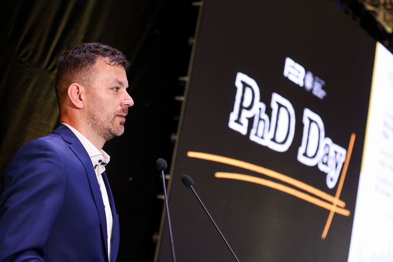 FER PhD046 5625