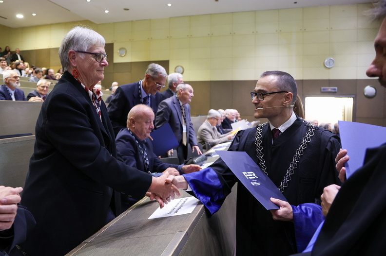 FER Zlatne diplome152_71125.JPG