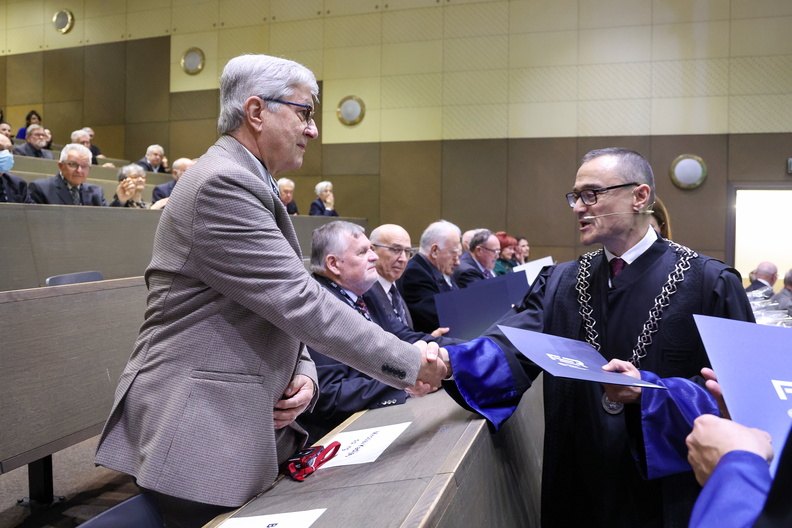 FER Zlatne diplome146_71125.JPG